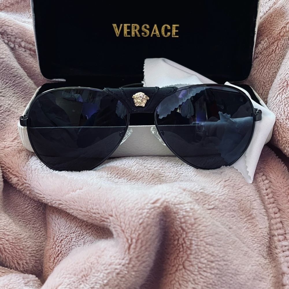Versace sunglasses unisex can be one by woman or men